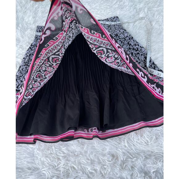 White House Black Market Pleated Skirt Women Sz S Barely used - Picture 5 of 6